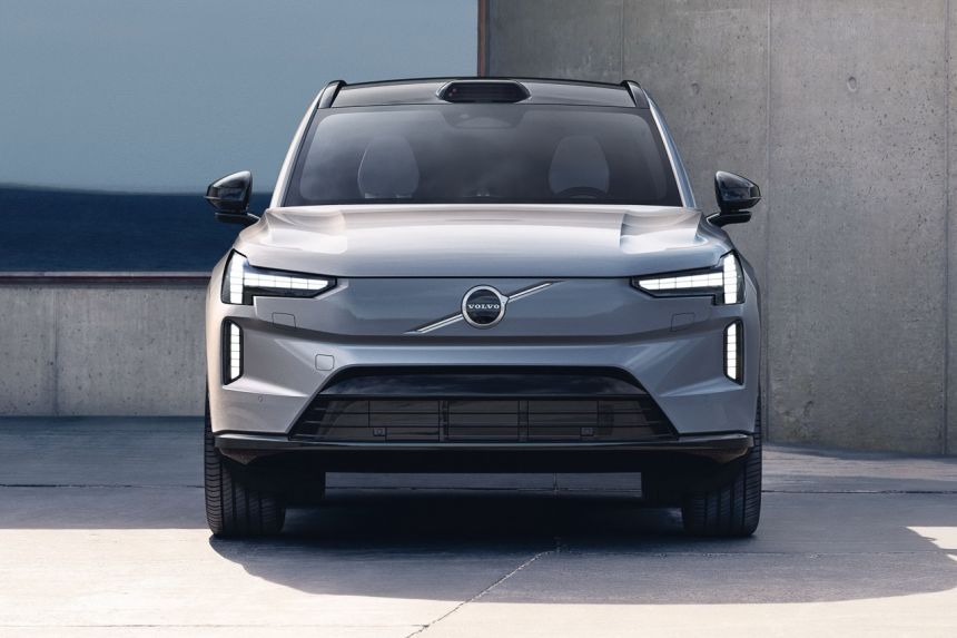 EX90 revealed as Volvo's flagship, 7-seat EV SUV image