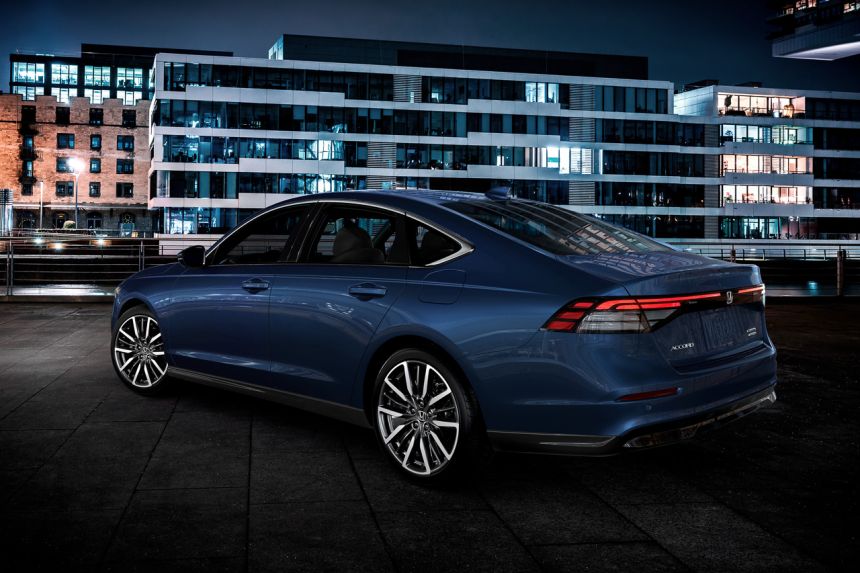 2023 Honda Accord drops 2.0L turbo for dual-motor hybrid image
