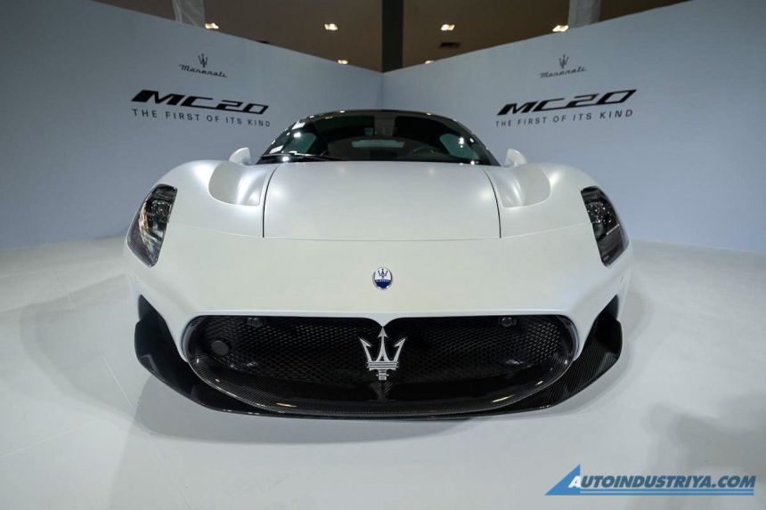 Maserati PH finally launches MC20 supercar image