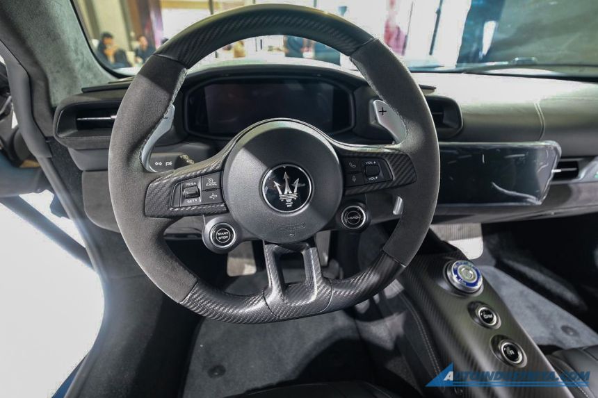 Maserati PH finally launches MC20 supercar image