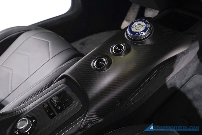 Maserati PH finally launches MC20 supercar image