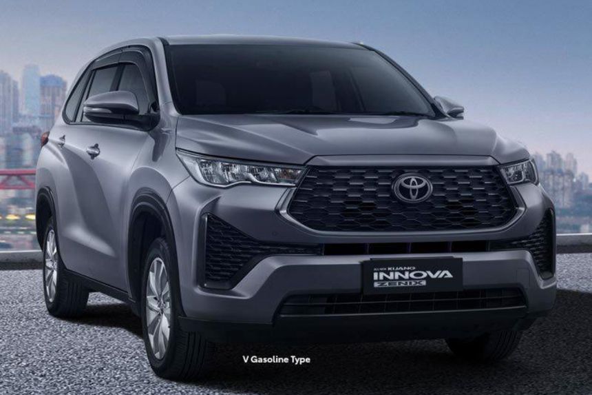 Spec Check: Old vs. New Toyota Innova image