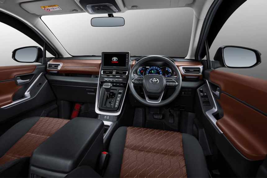 Spec Check: Old vs. New Toyota Innova image