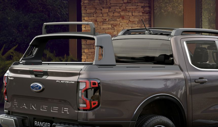 2023 Ford Ranger Platinum debuts with diesel V6, 20-inch alloys image