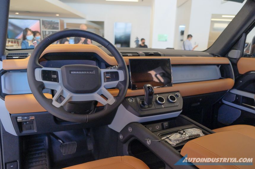 Three-row Land Rover Defender 130 arrives, starts at PHP 11.890M (HOLD) image