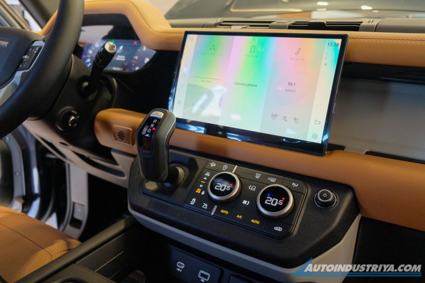 Three-row Land Rover Defender 130 arrives, starts at PHP 11.890M (HOLD) image