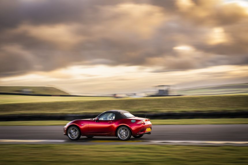 Mazda MX-5 completes 1600-km drive using sustainable fuel image