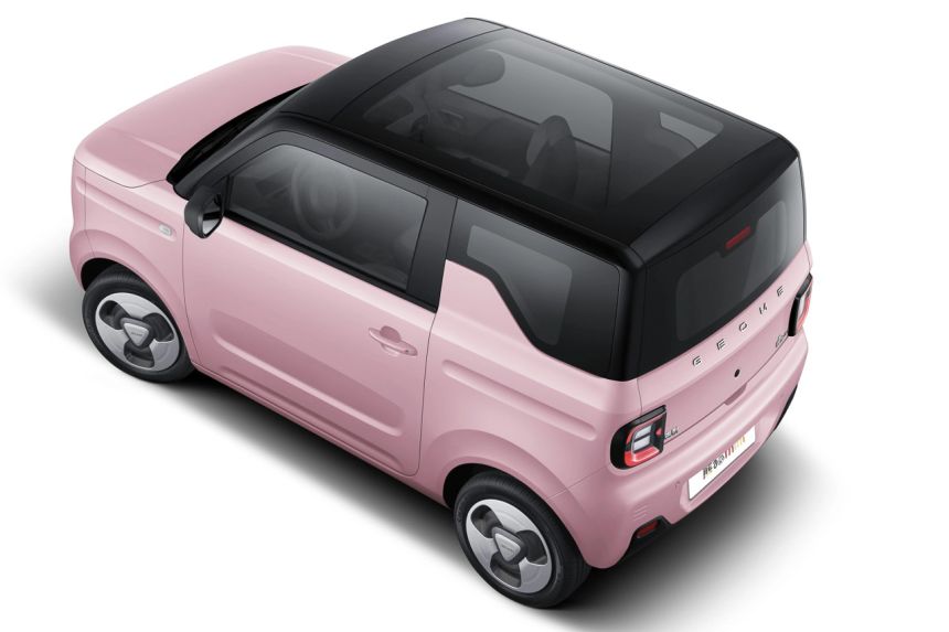 Geely unveils cute (and boxy) 2023 Panda Mini EV image