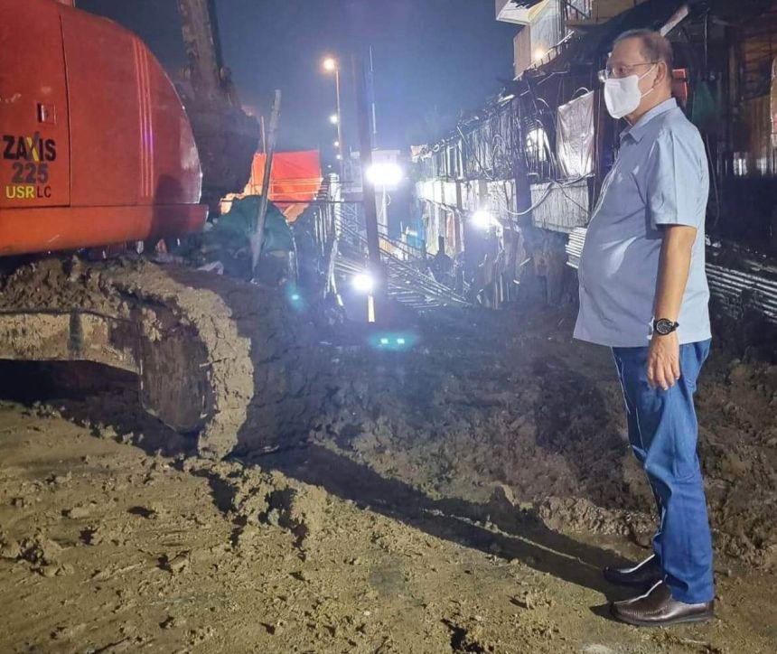 Marikina blames DPWH contractor for causing cracks on Marikina Bridge image