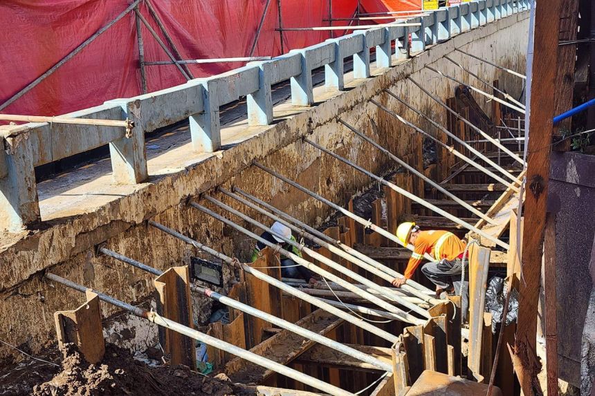 Marikina blames DPWH contractor for causing cracks on Marikina Bridge image