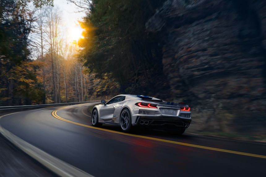 2024 Corvette E-Ray is Chevy&rsquo;s gift to the world image