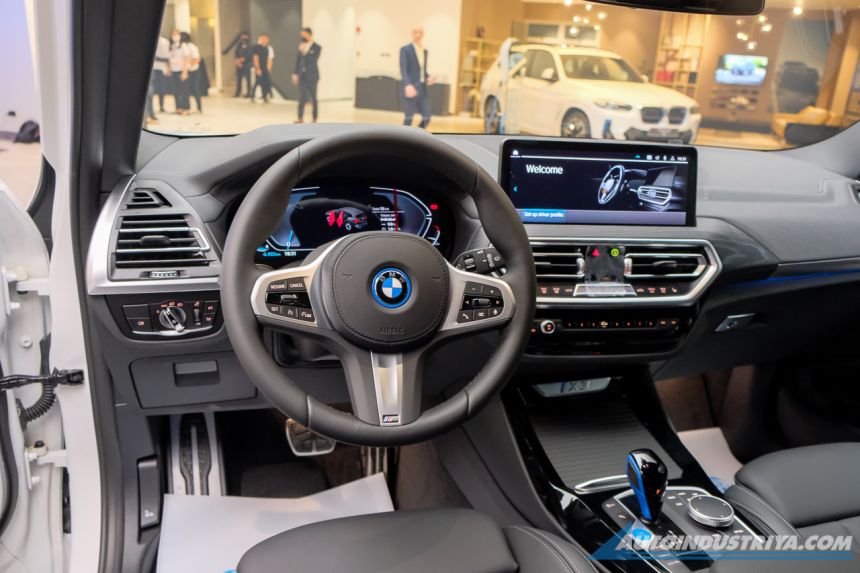 2023 BMW iX3 EV revealed for PHP 4.590 million image