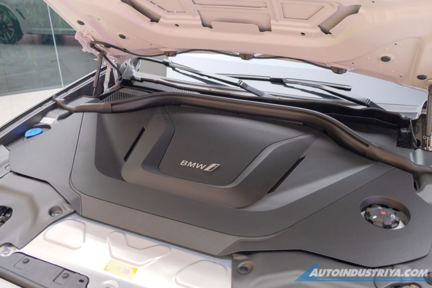 2023 BMW iX3 EV revealed for PHP 4.590 million image