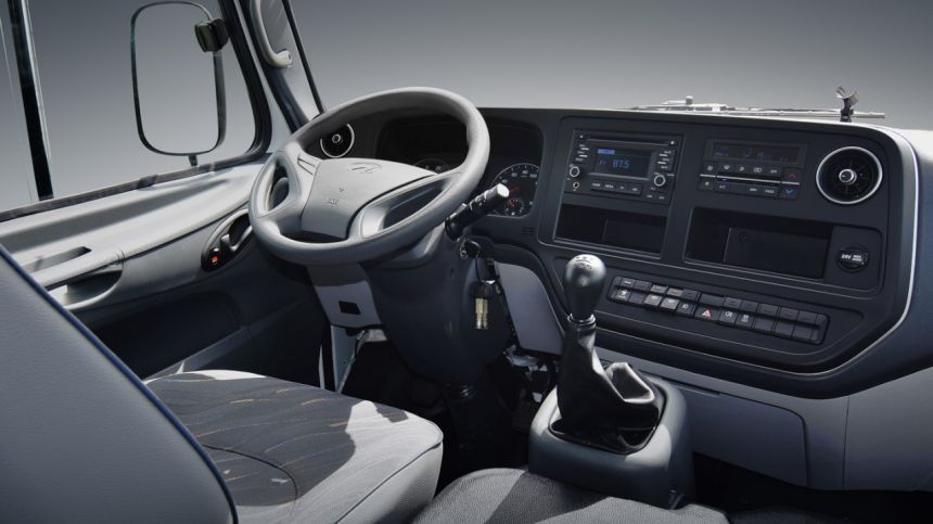 2023 County New Breeze is Hyundai's newest minibus image