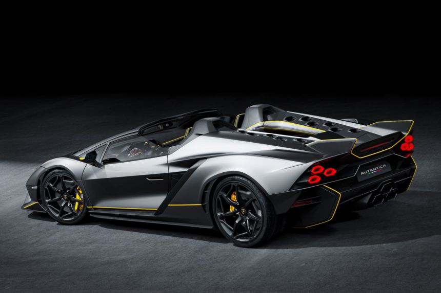 Lamborghini ending unassisted V12 era with two one-off supercars image