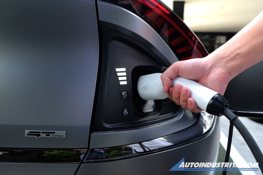 Kia launches 2023 EV6 next month image