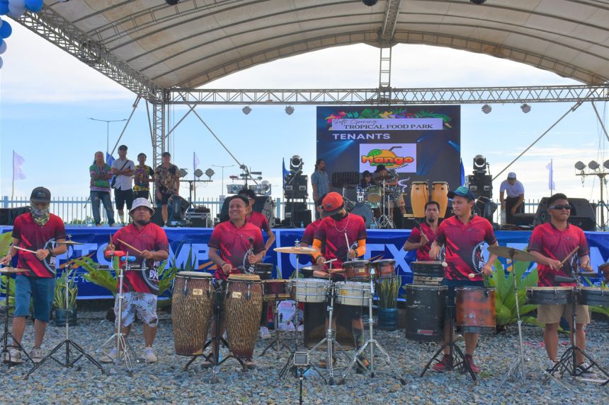 Cebu-Cordova Link Expressway opens food park beside toll plaza image