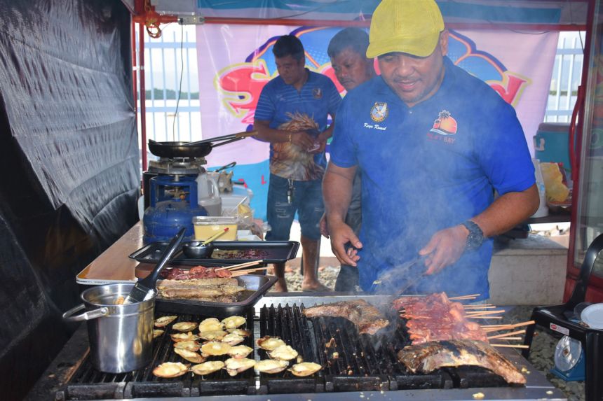 Cebu-Cordova Link Expressway opens food park beside toll plaza image