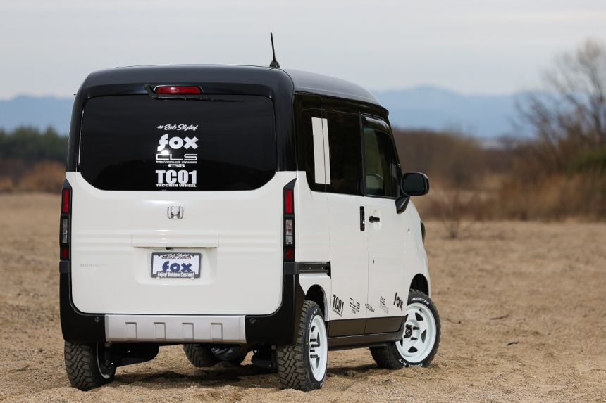 This Honda N-Van thinks it's a Land Rover Defender image