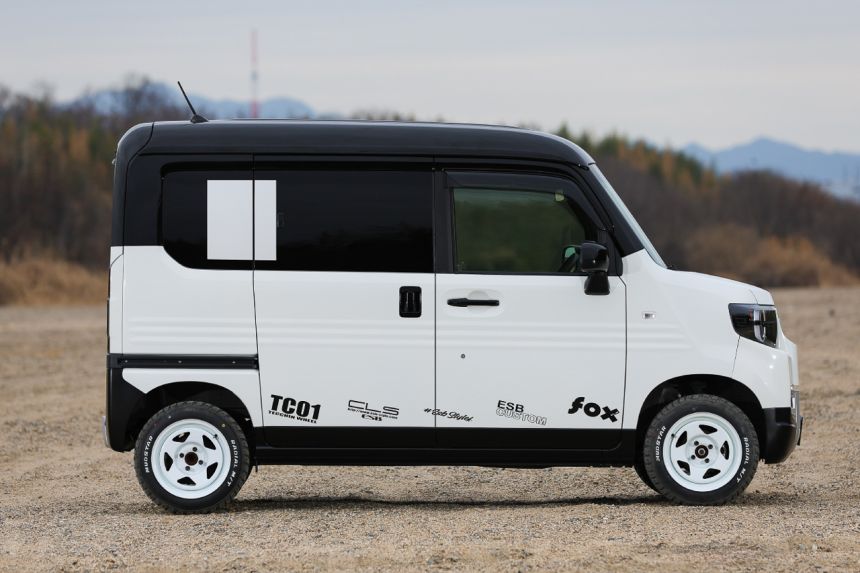 This Honda N-Van thinks it's a Land Rover Defender image