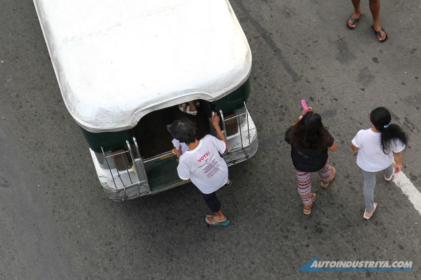 Smoke-belching PUJs, UV Express to hold week-long strike image