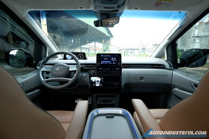 2023 Hyundai Staria 2.2 CRDi Premium AWD image