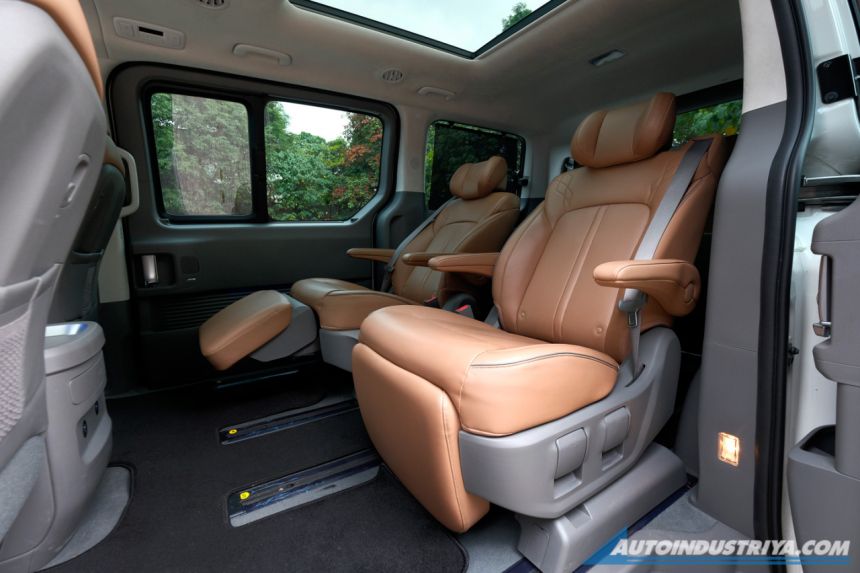 2023 Hyundai Staria 2.2 CRDi Premium AWD image