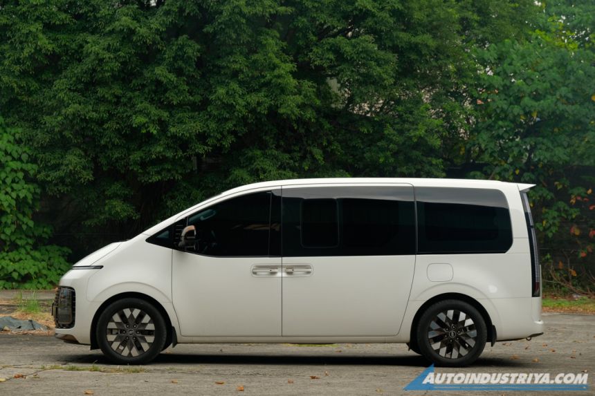 2023 Hyundai Staria 2.2 CRDi Premium AWD image