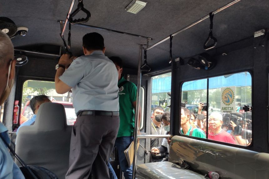 Transport group shows proposed idea of a modern jeepney image