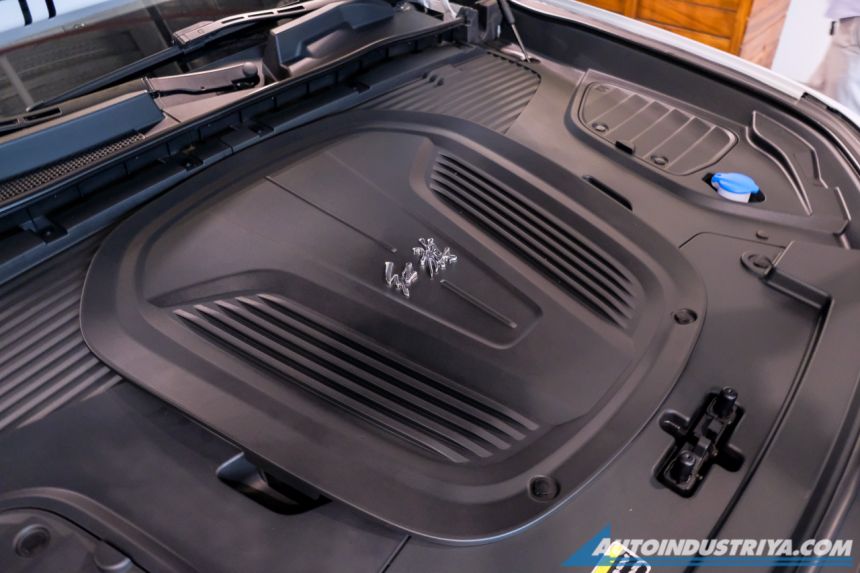 E.O. 12 brought Hongqi E-HS9 price under PHP 5 million image