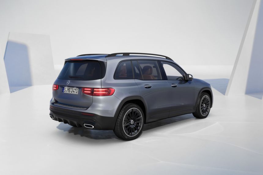 Mercedes-Benz GLB is refreshed, electrified for 2023 image