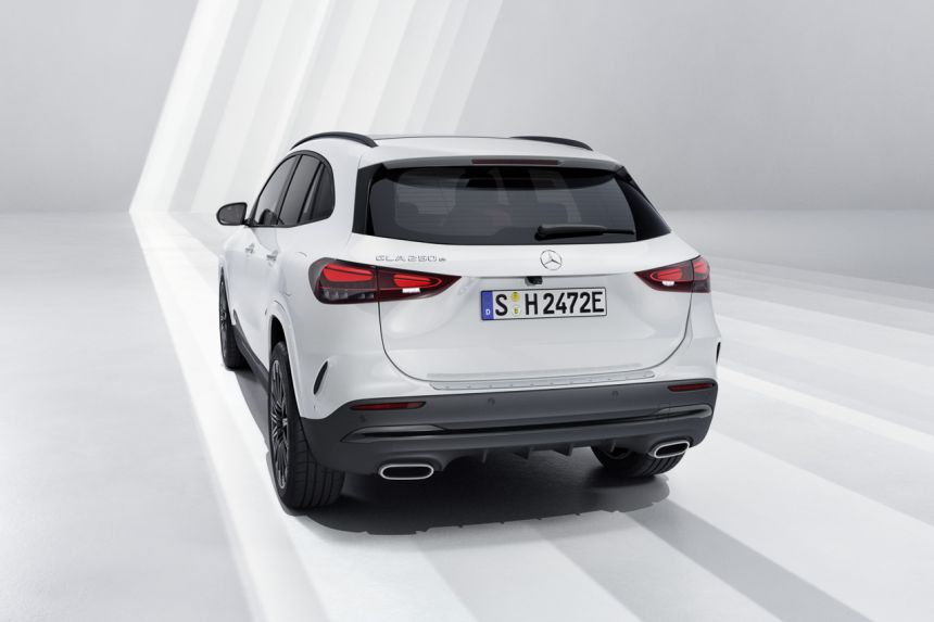 Mercedes-Benz GLA gets exterior, interior updates for 2023 image