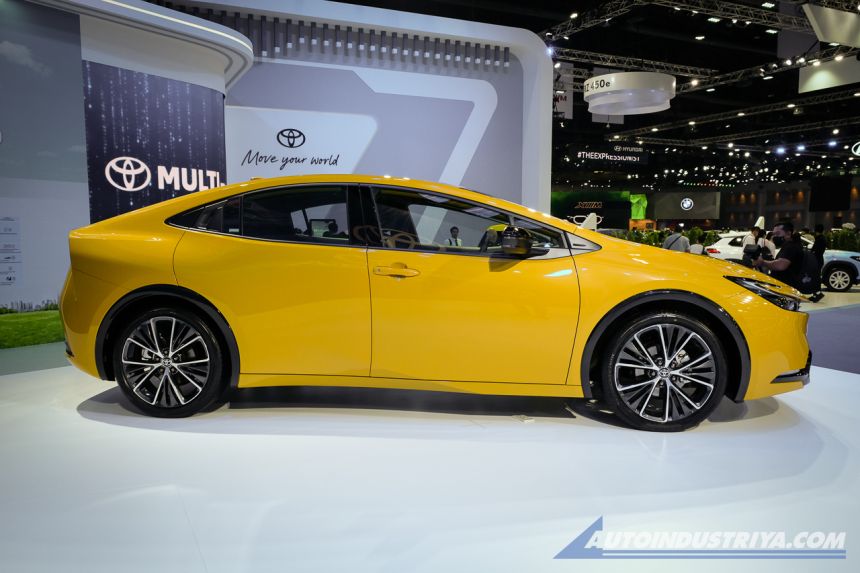 BIMS 2023: Next-gen Toyota Prius makes ASEAN debut image
