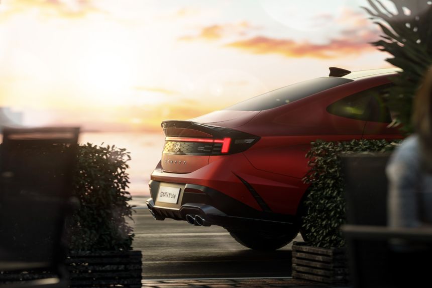 Sleek 2024 Hyundai Sonata gets more than a facelift image