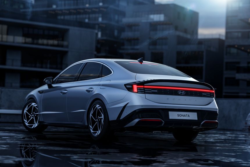 Sleek 2024 Hyundai Sonata gets more than a facelift image