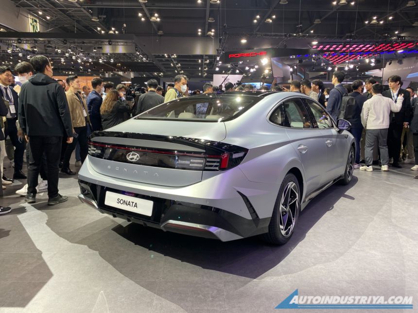 Sharper-looking Hyundai Sonata makes public appearance at SMS 2023 image