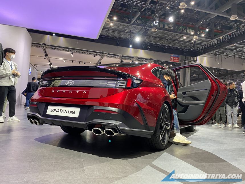 Sharper-looking Hyundai Sonata makes public appearance at SMS 2023 image