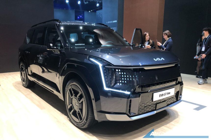 Seoul 2023: Kia unveils all-new flagship EV9 SUV to the public image