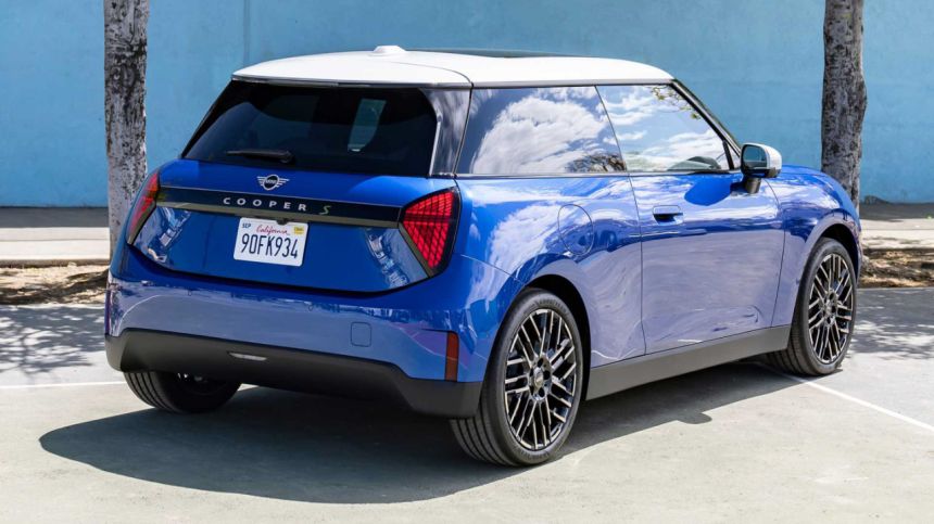 Next-gen Mini Cooper's skin is smoother than ever image