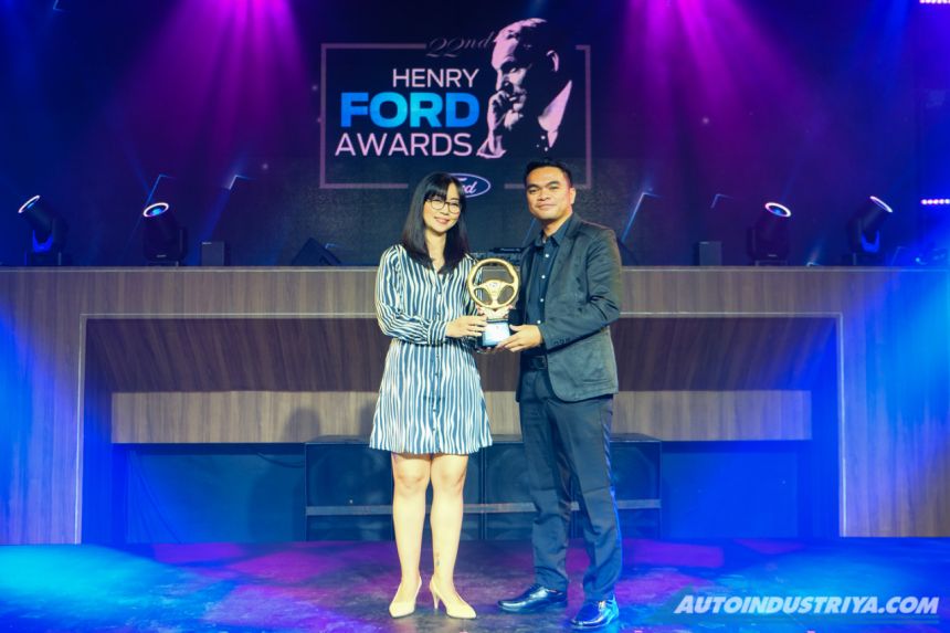 AutoIndustriya.com wins two awards at 22nd HFA image