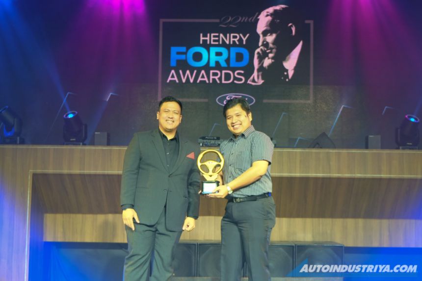 AutoIndustriya.com wins two awards at 22nd HFA image