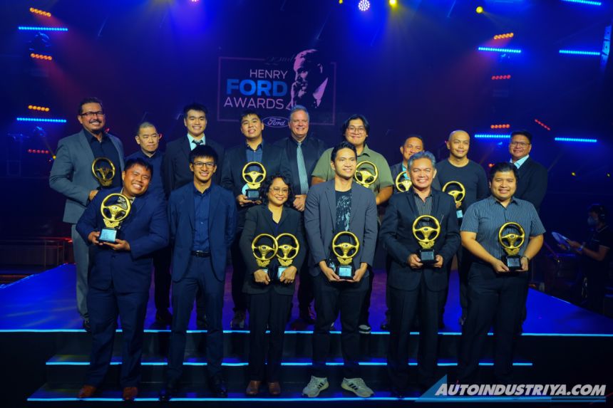 AutoIndustriya.com wins two awards at 22nd HFA image
