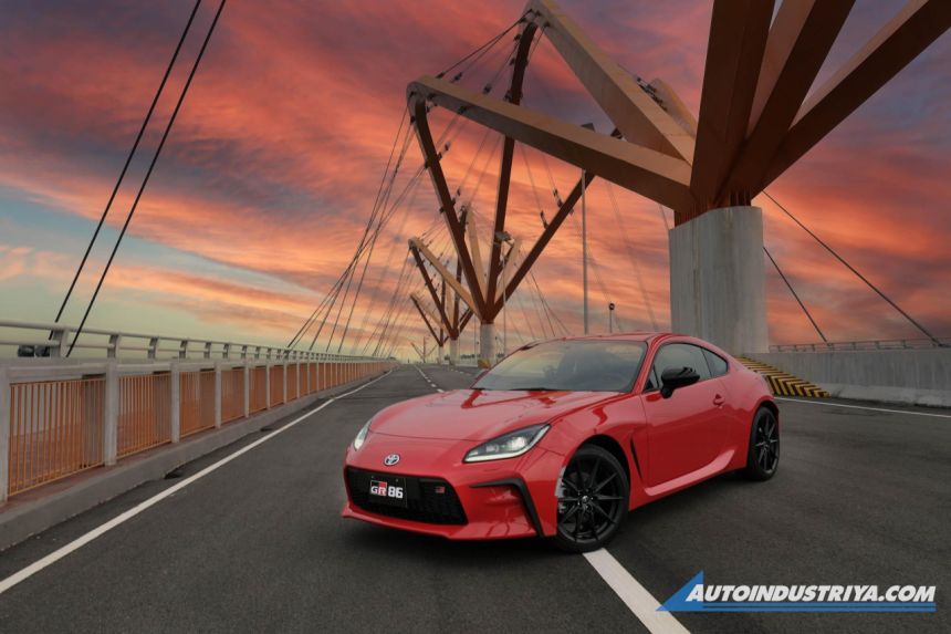 AutoIndustriya.com wins two awards at 22nd HFA image