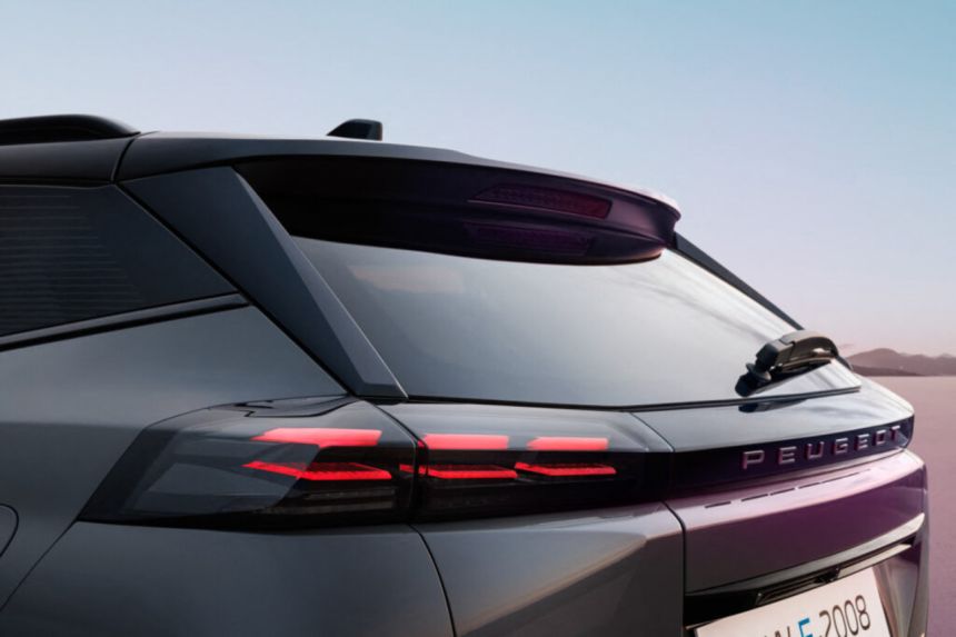 Peugeot launches updated 2008 with new face, mild hybrid option image