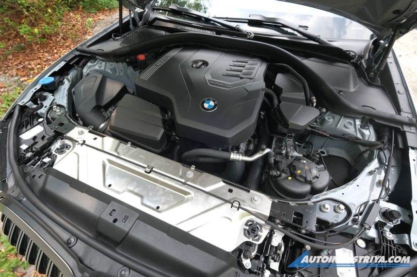 2023 BMW 318i Sport 2.0L Turbo 8-AT image