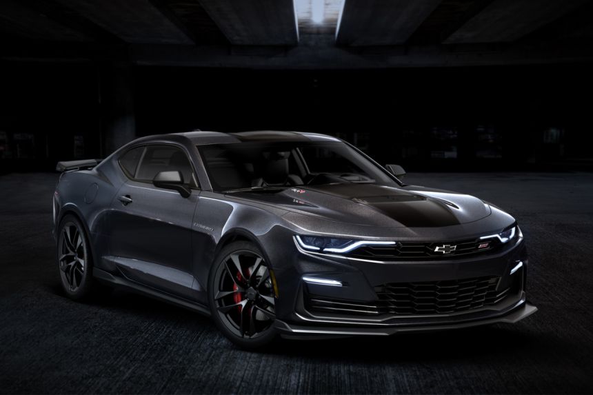 Chevrolet sends off sixth-gen Camaro with 2024 Collector's Edition image