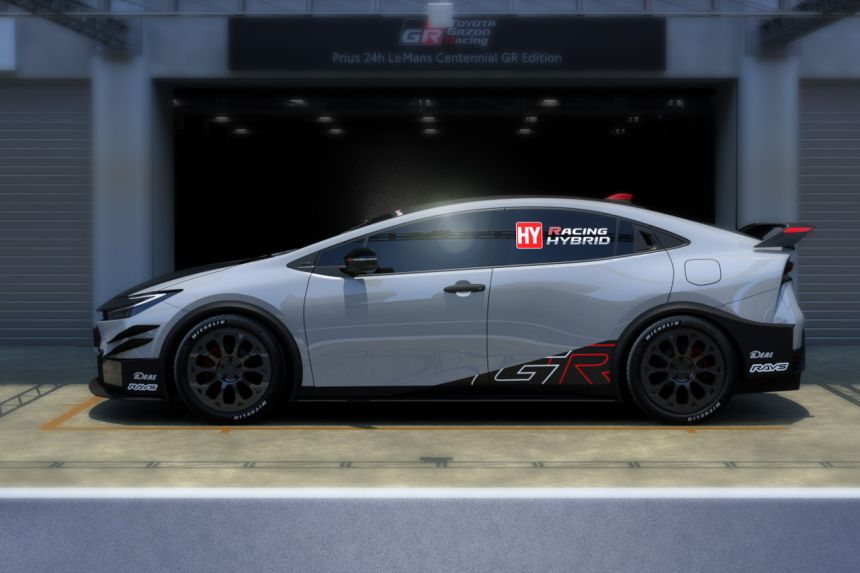 Toyota builds special Prius for Le Mans image