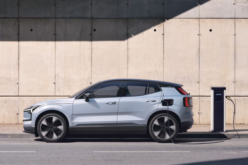 2024 EX30 EV is Volvo's quickest production car yet image
