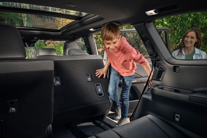 Luxury across 3 rows: All-new Lexus TX revealed image