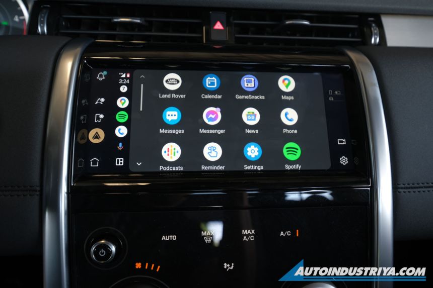 2023 Land Rover Discovery Sport S D165 image